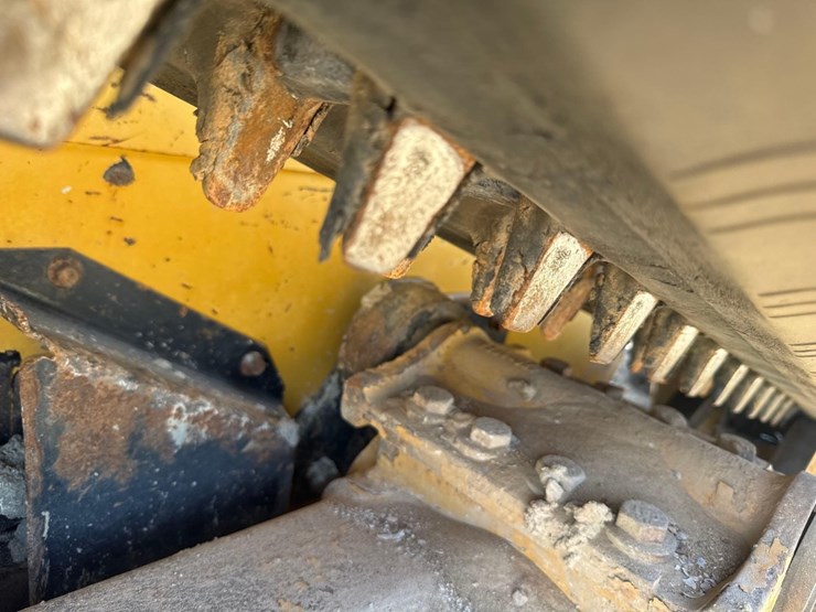 2016-caterpillar-259d-image-15