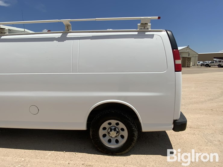 2014-chevrolet-express-1500-image-9