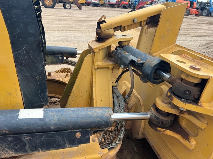 caterpillar-d3k2-lgp-image-18