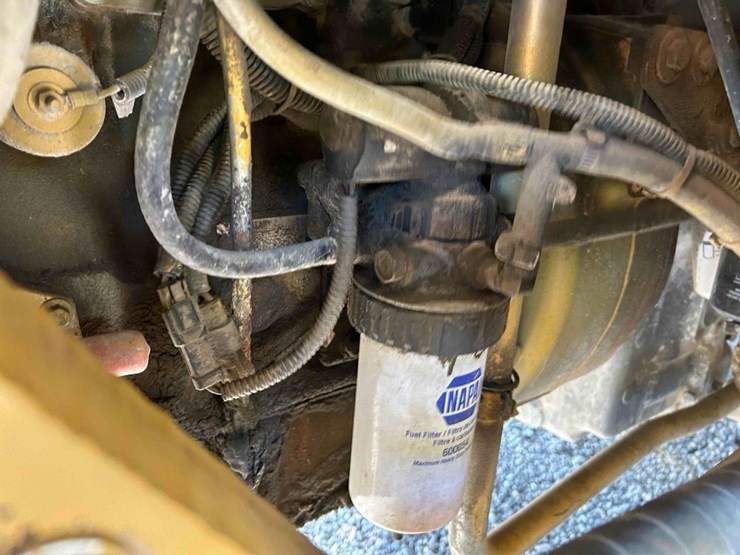 2010-caterpillar-cm1210106-rought-terrain-forklift-image-17