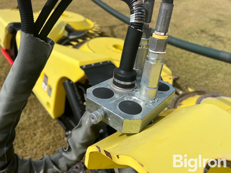 2021-john-deere-772-image-19