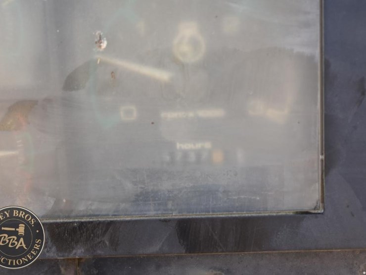 2002-case-850h-wt-image-41