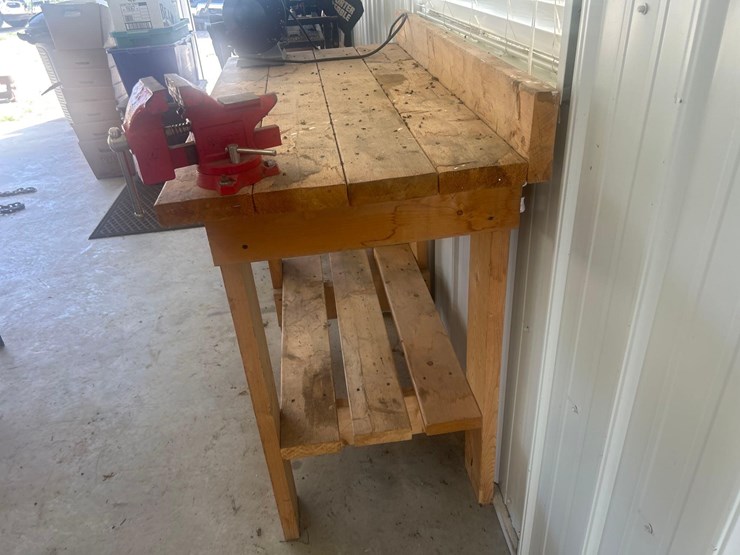 shop-bench-image-3
