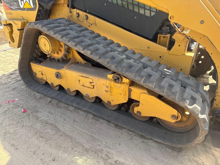 2019-caterpillar-299d2-xhp-image-13