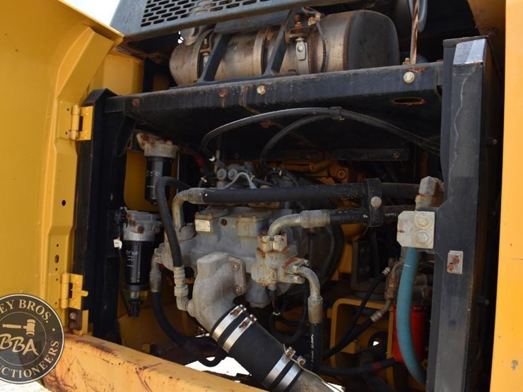 2018-deere-210g-lc-image-51