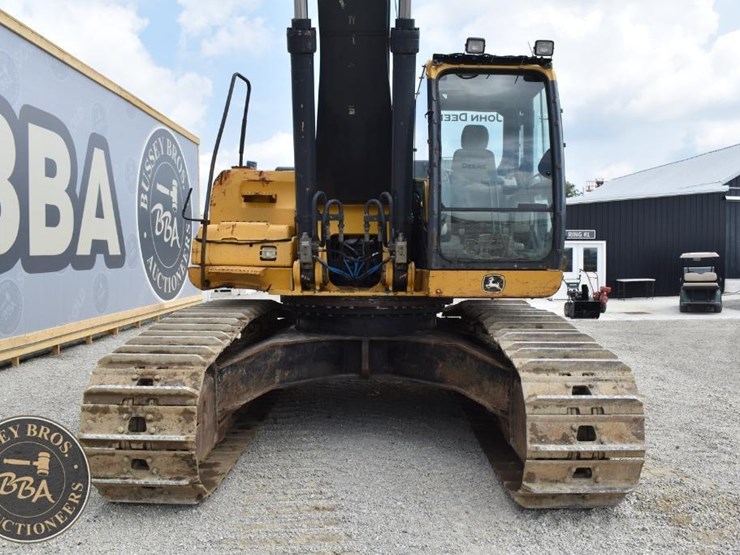 2013-deere-350g-lc-image-24
