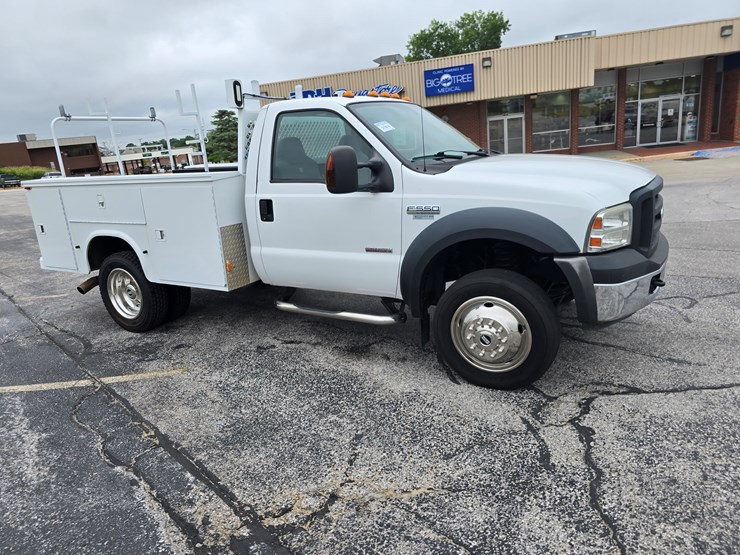 2007-ford-f550-image-38