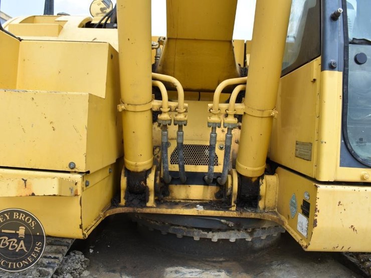 2012-komatsu-pc228us-lc-8-image-40