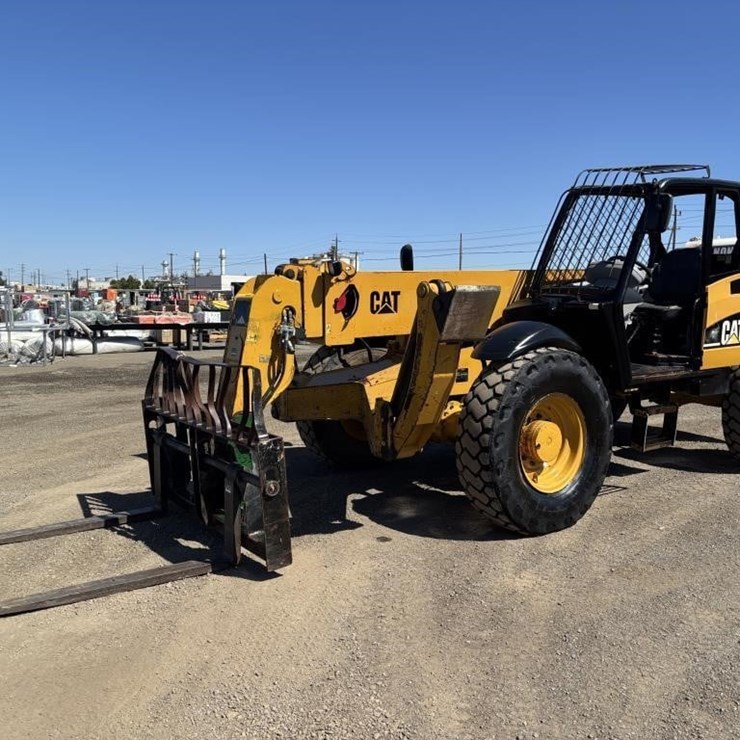 2004 CATERPILLAR TH560B
