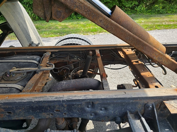 2011-ford-f550-image-111