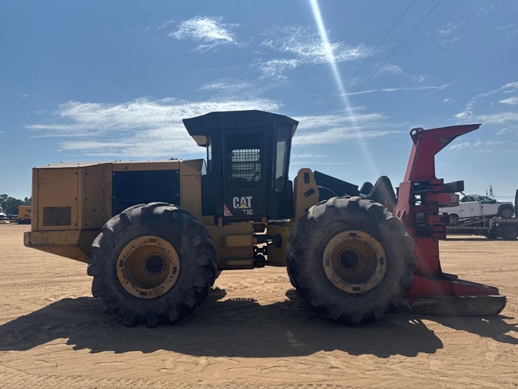 2015-caterpillar-573c-image-5