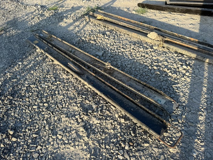 #2074-•-84"-skid-steer-forks-inv#:-24898-image-4