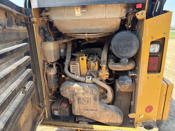 2016-caterpillar-259d-image-18