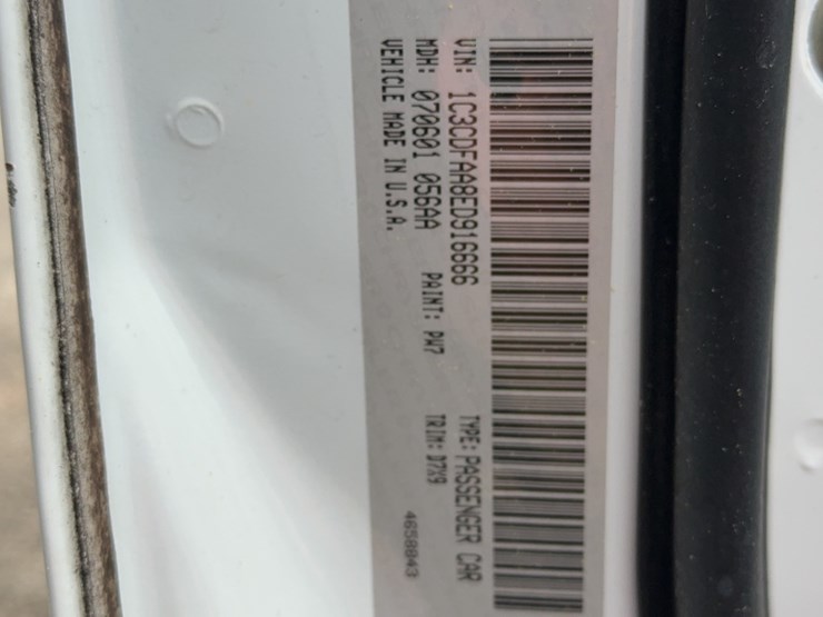 #3018-•-2014-dodge-sedan-image-21