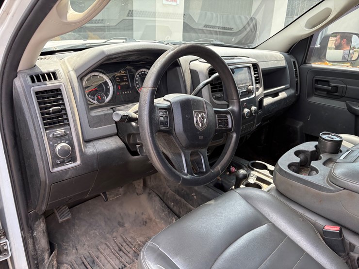 2018-dodge-3500-image-16