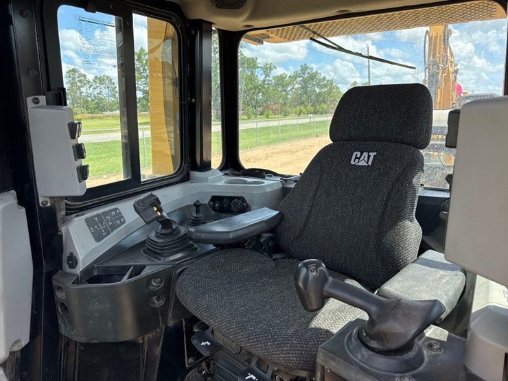 2018-caterpillar-d6t-lgp-image-26