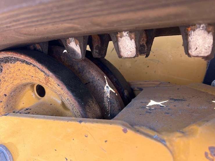 2021-caterpillar-259d3-image-11