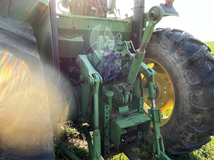 john-deere-6405-image-11