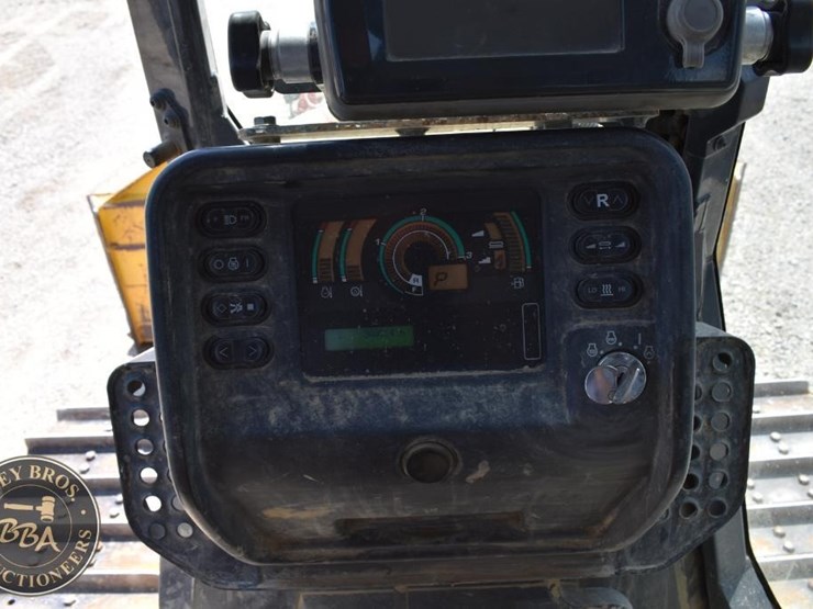 2014-komatsu-d51exi-22-image-69