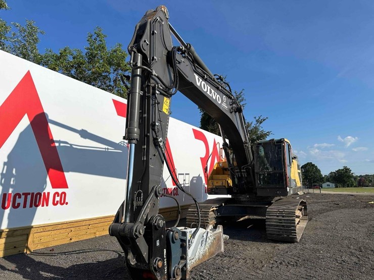 2019-volvo-ec350-excavator-image-3