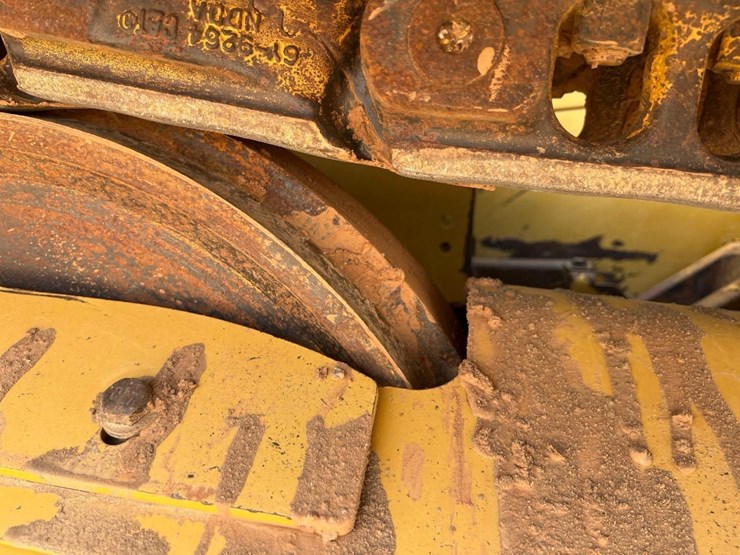 2021-caterpillar-d3-lgp-image-11