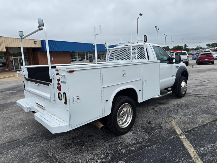 2007-ford-f550-image-27