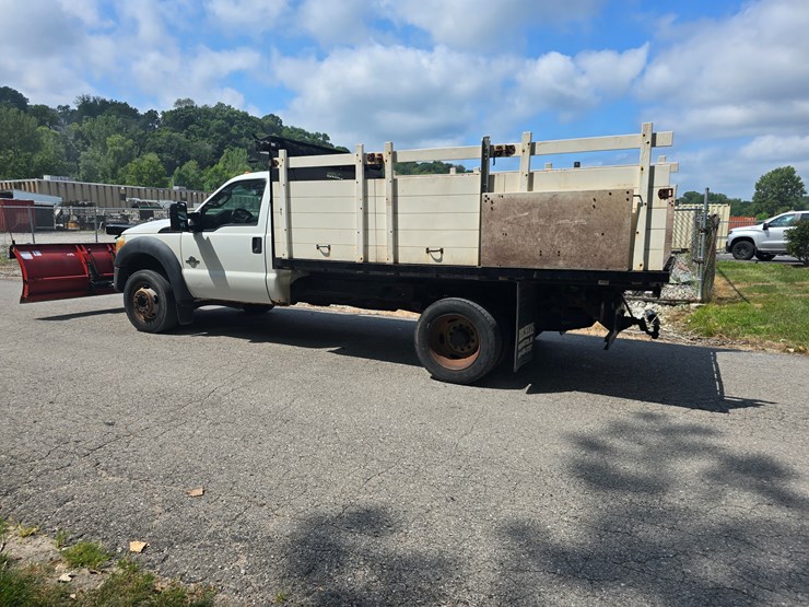 2011-ford-f550-image-17