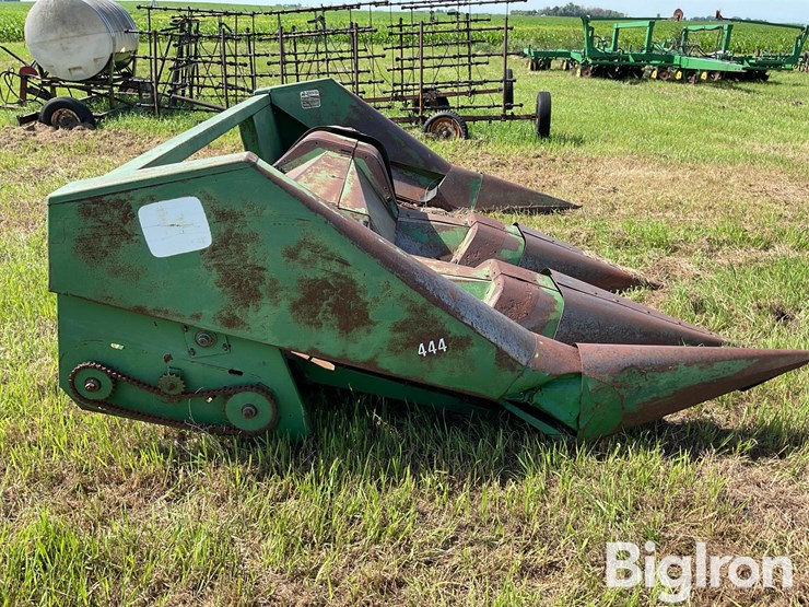 john-deere-444-image-4