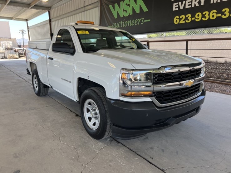 2017-chevrolet-silverado-1500-image-2