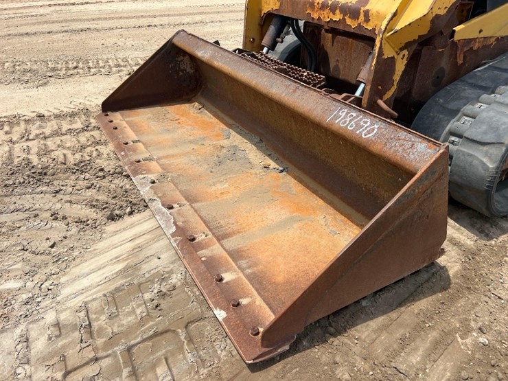 2016-caterpillar-259d-image-9