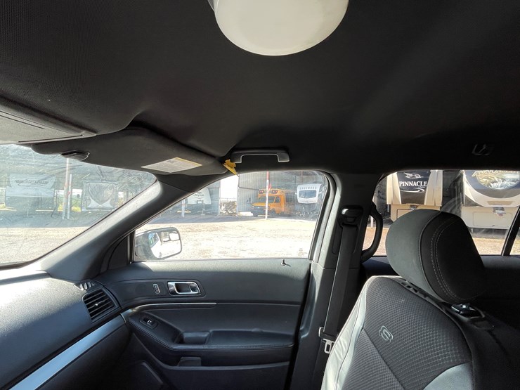 2018-ford-explorer-image-41