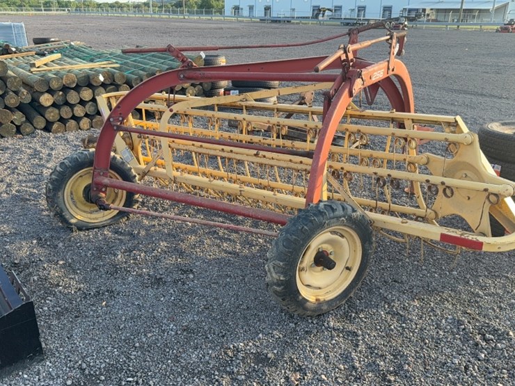 new-holland-256-image-3