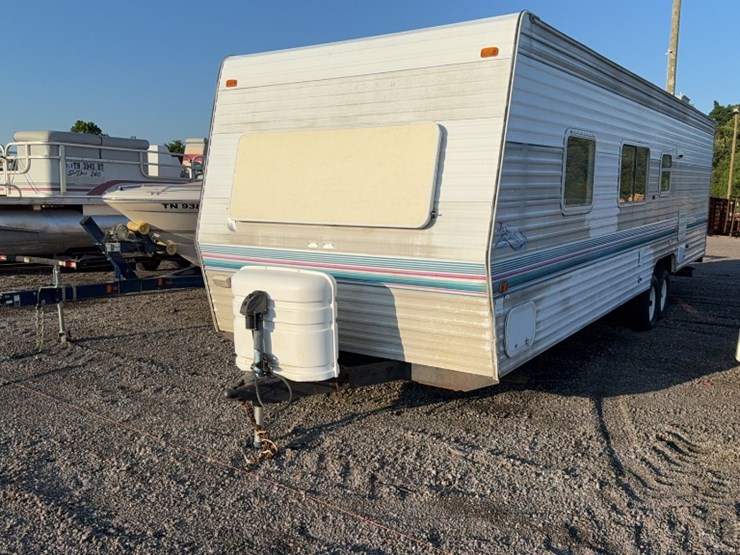 #3059-•-1999-28'-fleetwood-prowler-camper-image-1