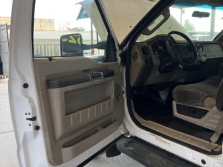2008-ford-f550-image-23
