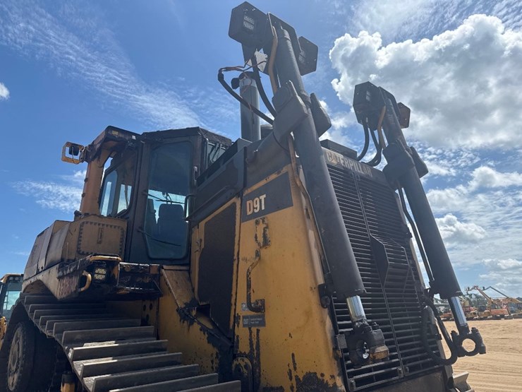2011-caterpillar-d9t-image-20