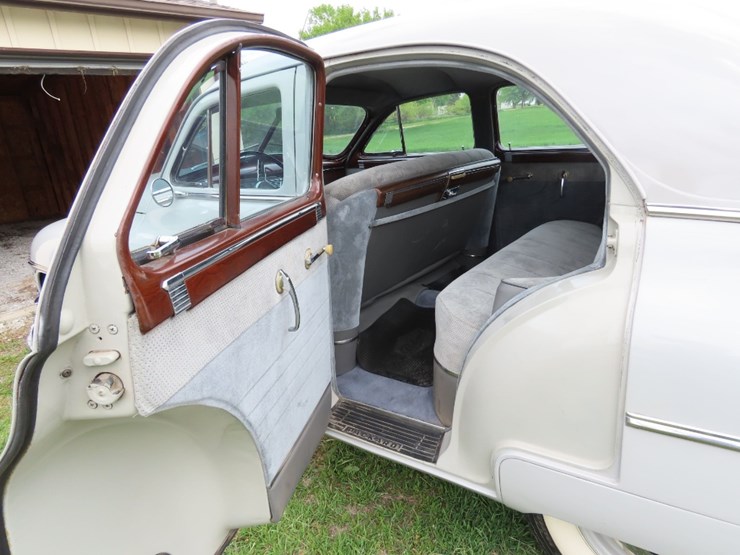 1950-packard-4dr-sedan-image-10