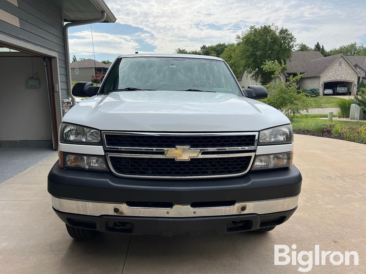2007-chevrolet-silverado-2500-image-9
