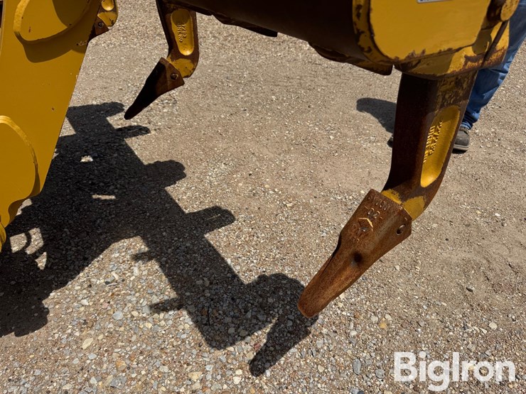 2010-caterpillar-12m-image-14