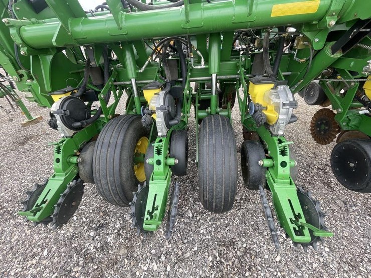 2012-john-deere-1790-image-14