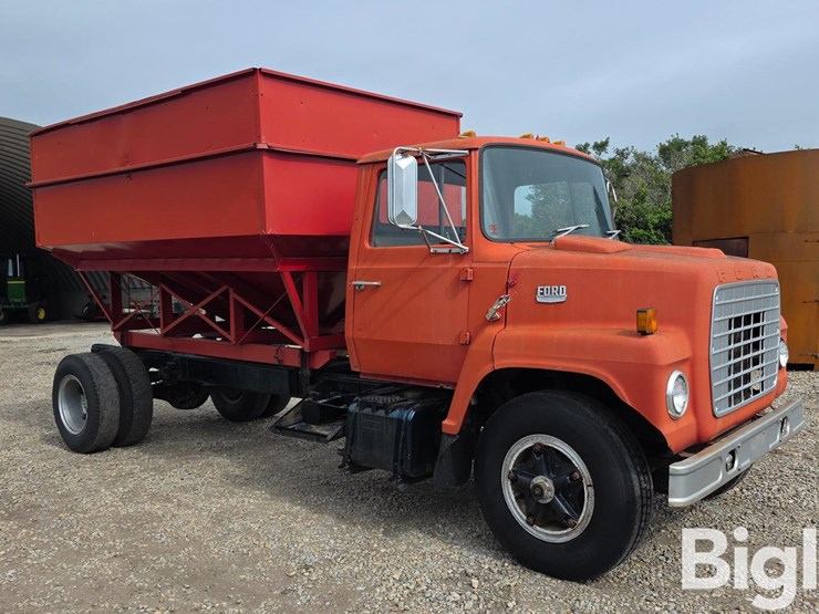 1974-ford-ln7000-image-3