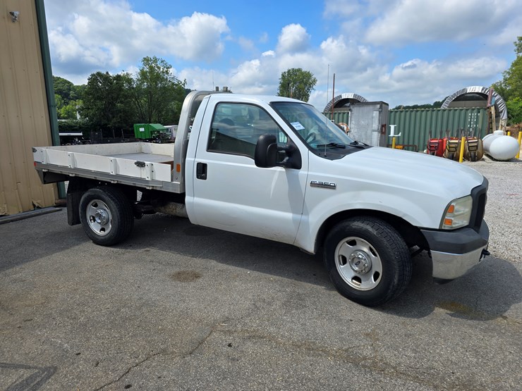 2005-ford-f350-image-30