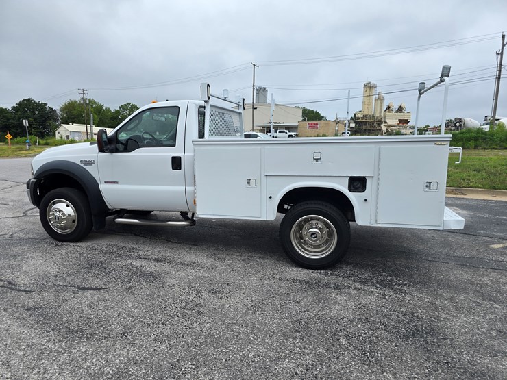 2007-ford-f550-image-12