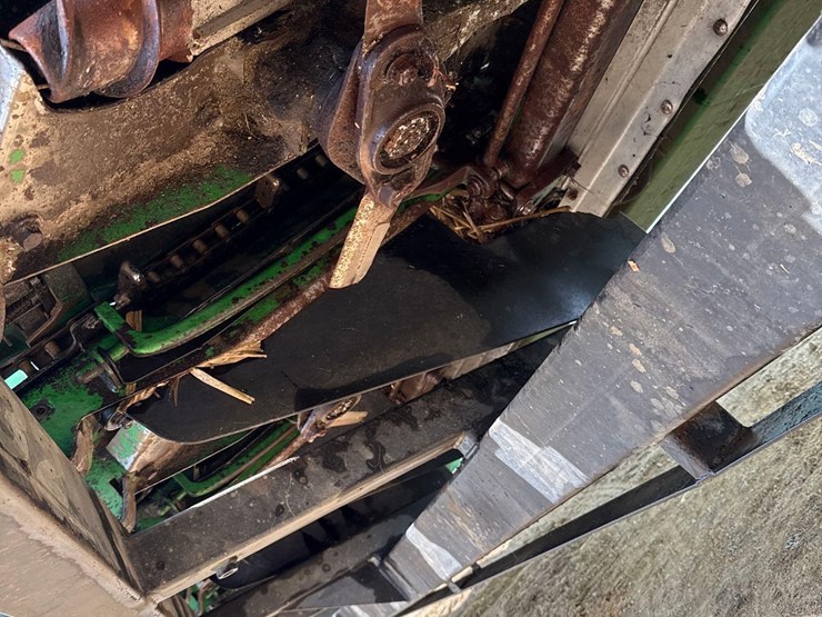 2012-john-deere-608c-image-34