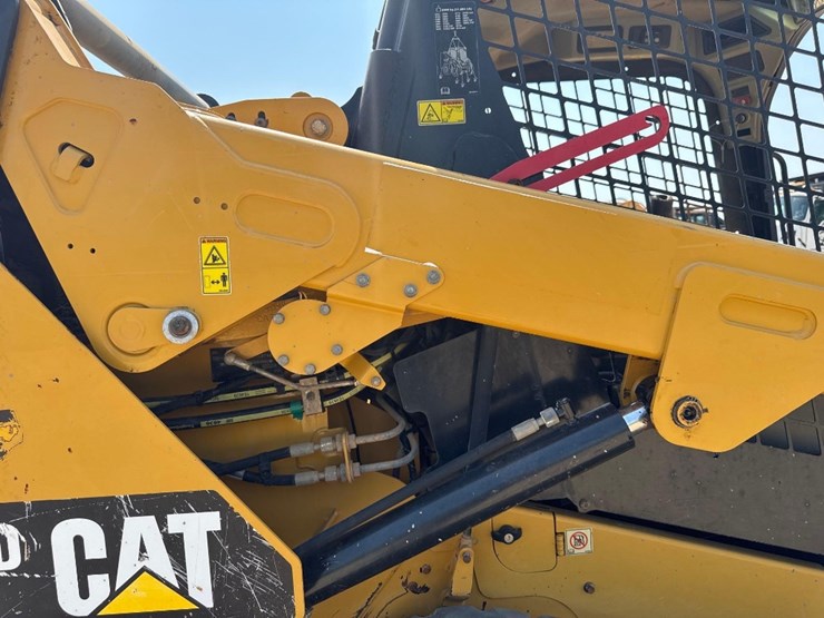 2016-caterpillar-259d-image-19