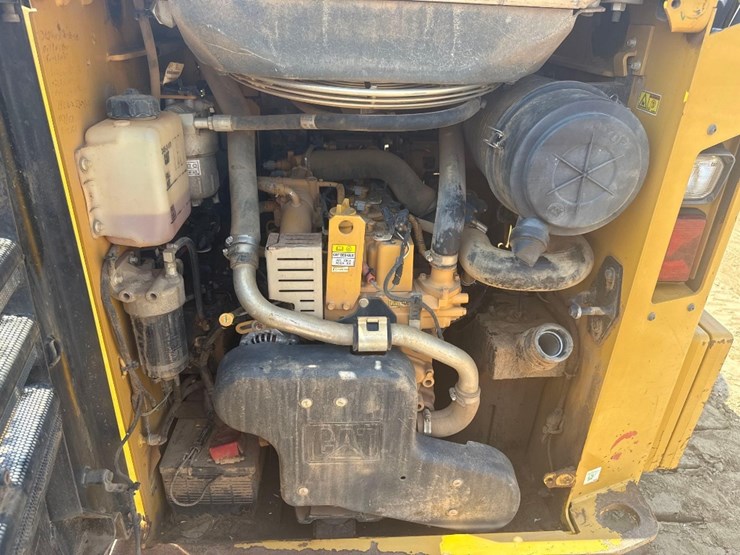 2018-caterpillar-259d-image-12
