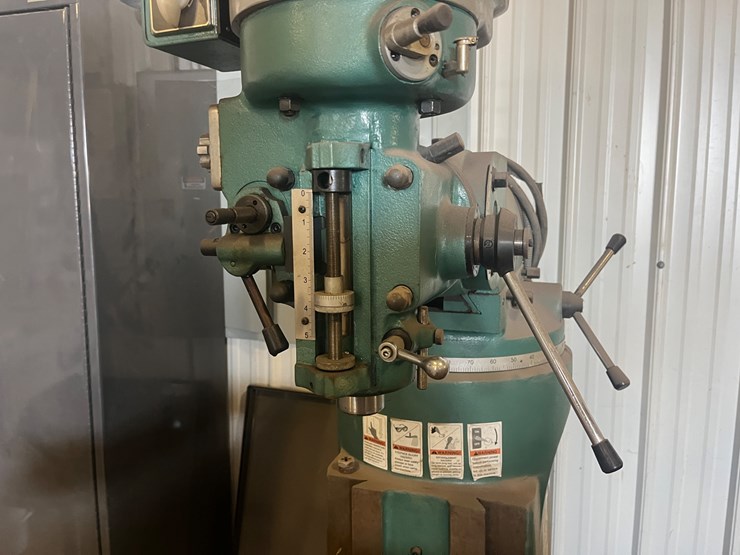 #5-•-2012-grizzly-9”-x-42”-vertical-mill-with-power-feed-image-5