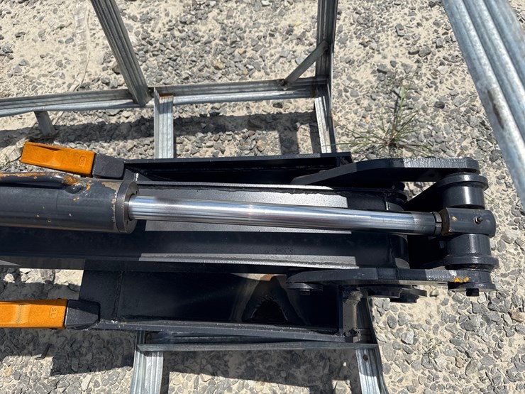 #2002-•-unused-jct-skid-steer-backhoe-arm-inv#:-31681-image-6