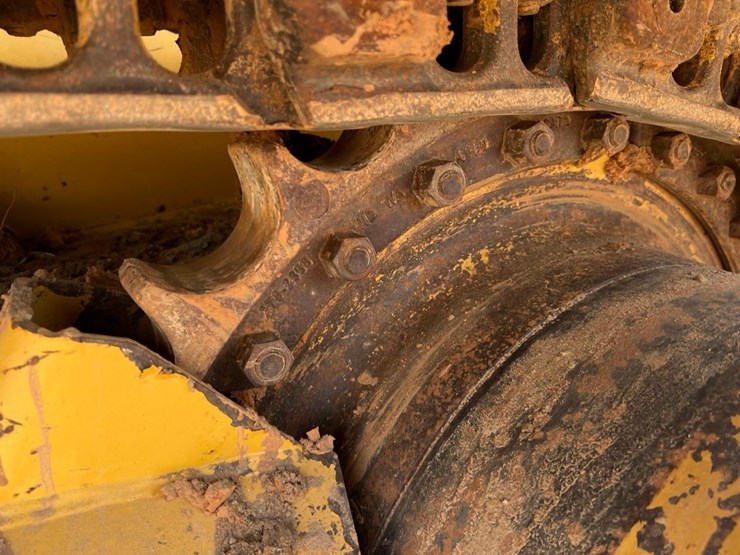 2021-caterpillar-d3-lgp-image-9