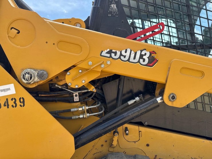2021-caterpillar-259d3-image-20