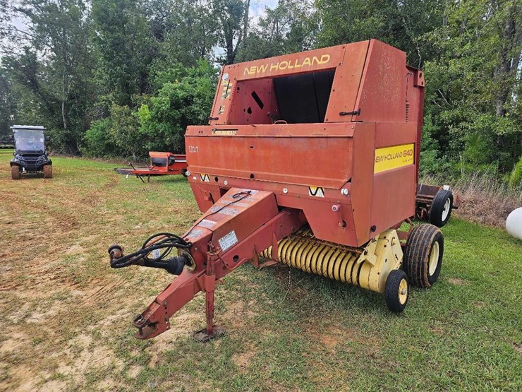 new-holland-640-image-2